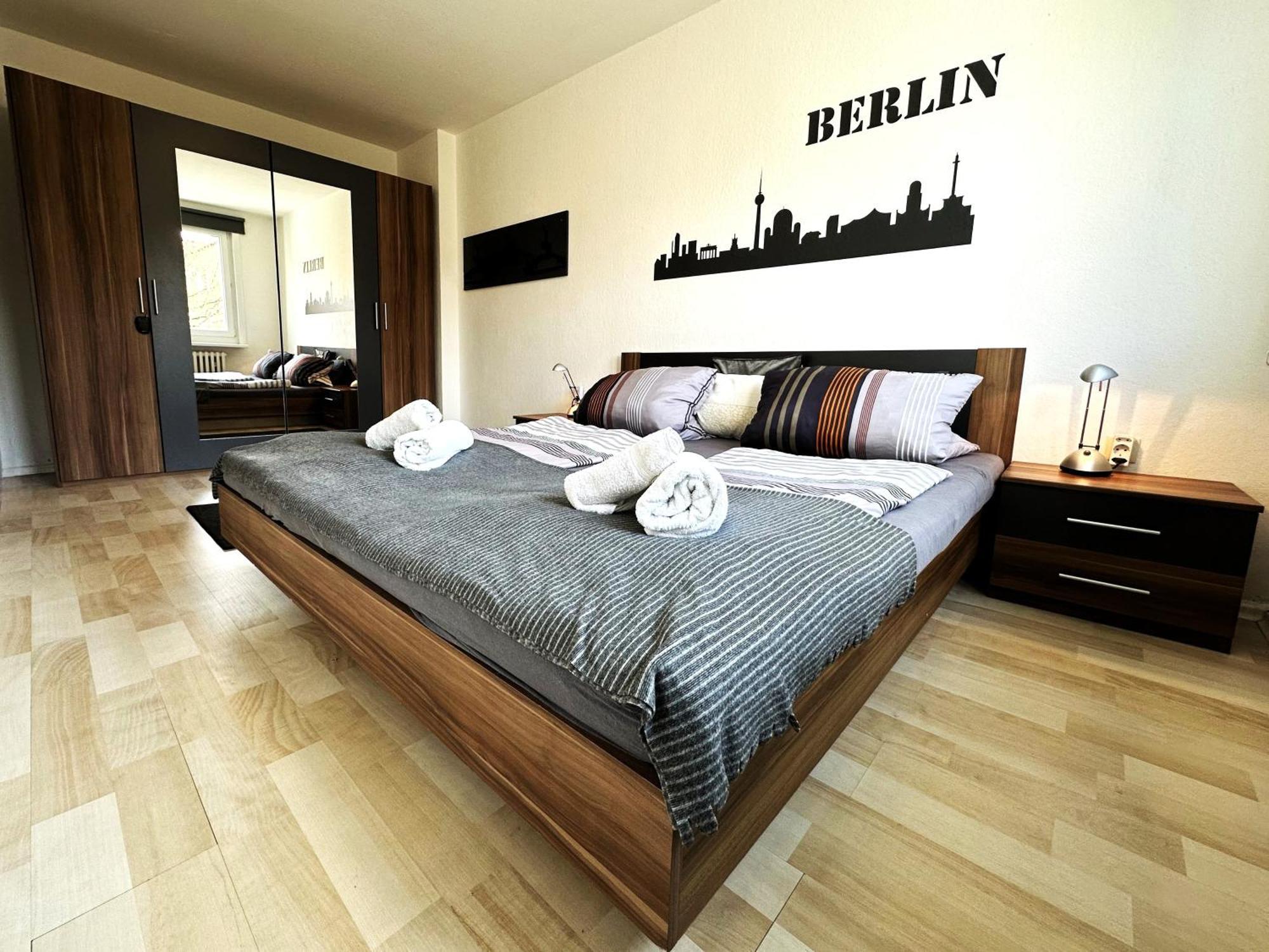 Ideal - Zur Stadterkundung Zu Zweit * Berlin